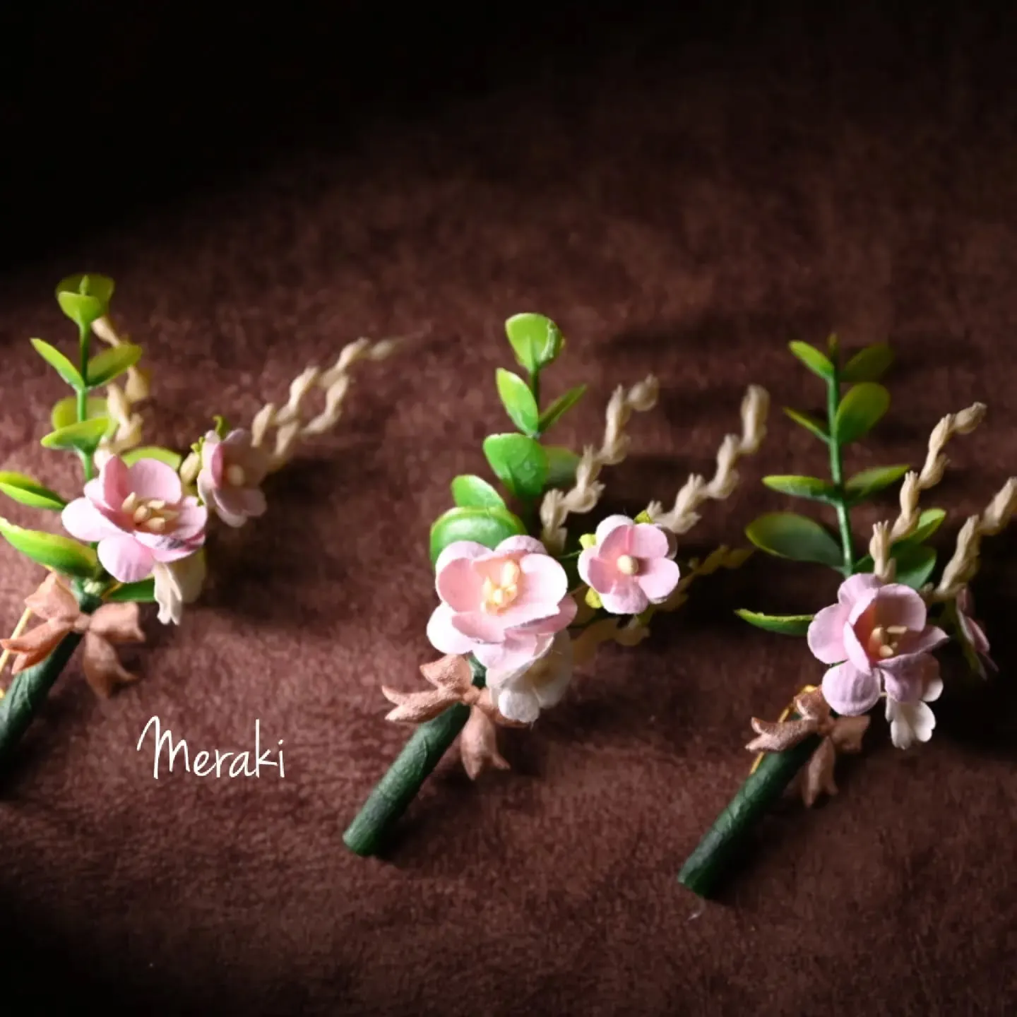 Page boy boutonnieres